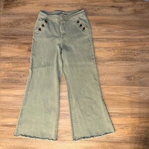 Dear John Maya Wide Leg Cropped Jean Size 29 with the cutest Leopard Buttons!